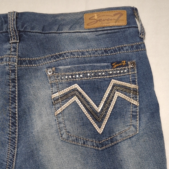 Seven7 Luxe Bootcut Blue Jeans with Embellished Chevron Pocket Women's 18 - Picture 1 of 8